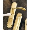 JUEGO MANILLAS 1716/C6 CON PLACA 260x45MM CUERO